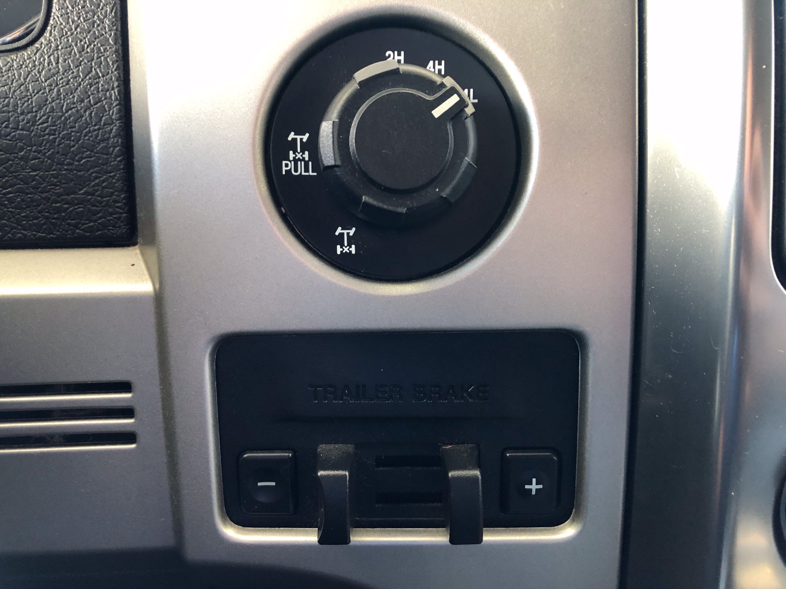 Used 2013 Ford F150 FX4 w/ Luxury Equipment Group AWD/4WD image 29