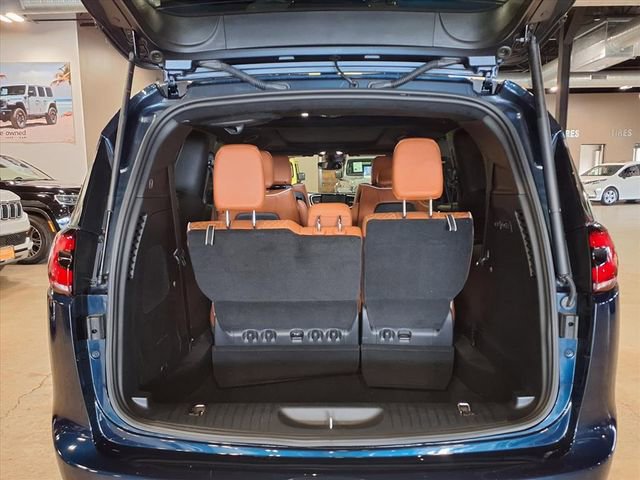 Used 2024 Chrysler Pacifica Pinnacle image 12
