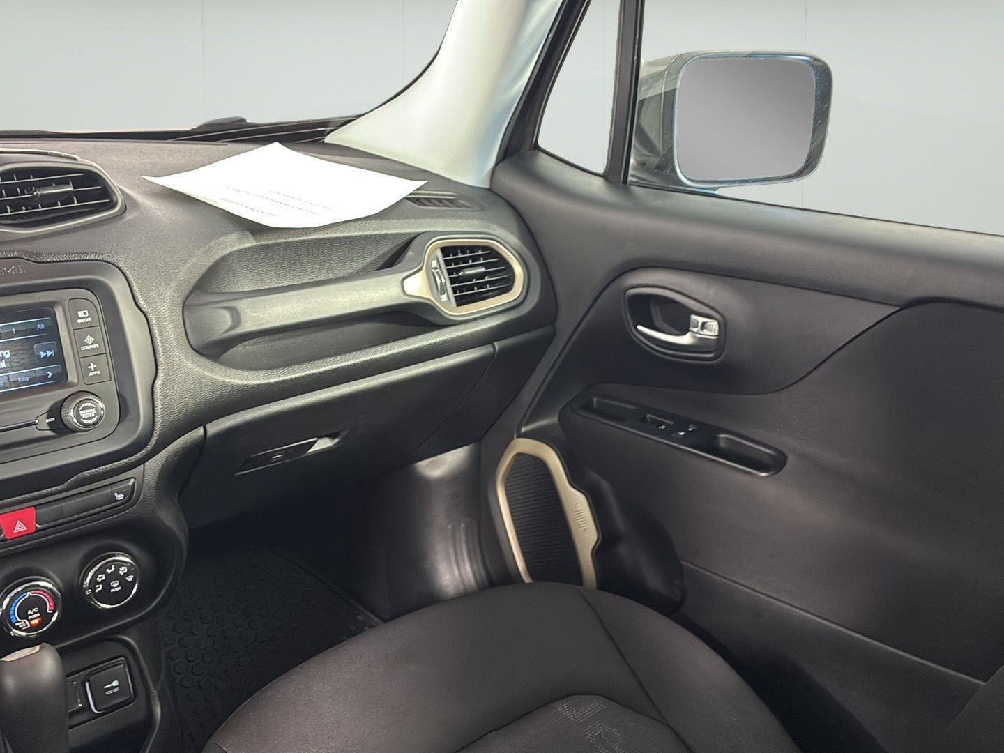 Used 2017 Jeep Renegade Latitude w/ Cold Weather Group AWD/4WD image 19