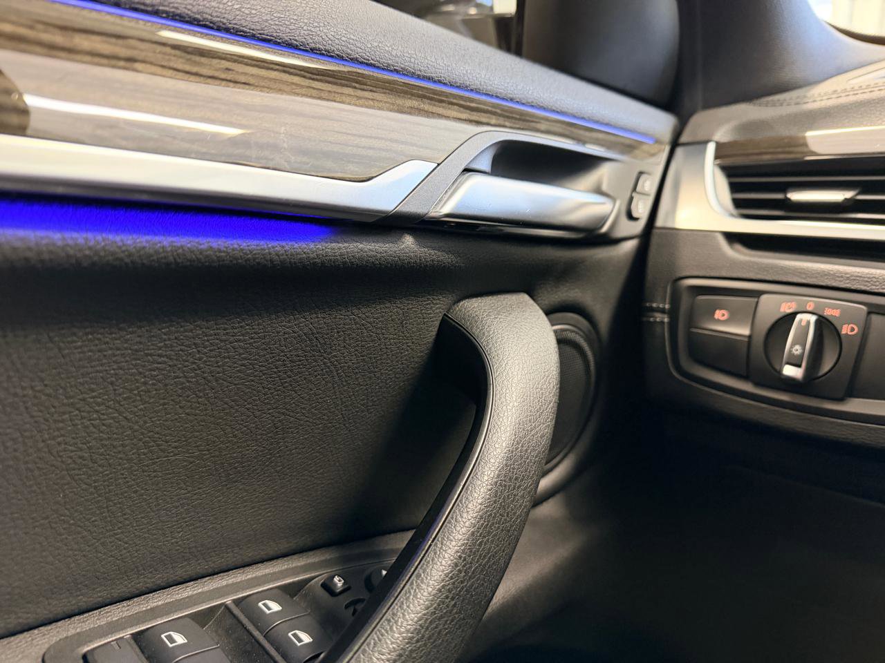 Used 2018 BMW X2 xDrive28i w/ M SportX Package image 45