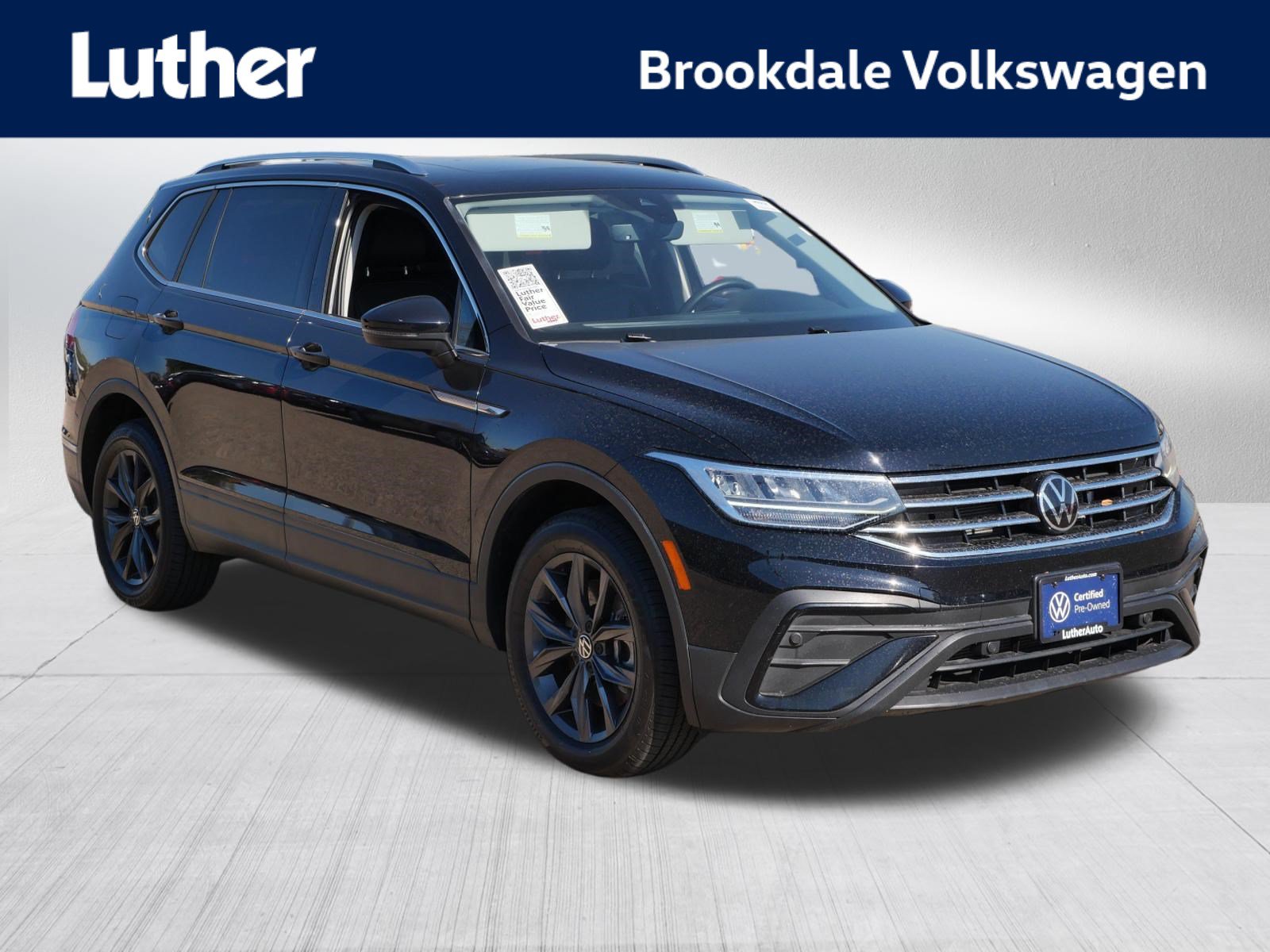 Certified 2023 Volkswagen Tiguan SE w/ Panoramic Sunroof Package FWD image 1