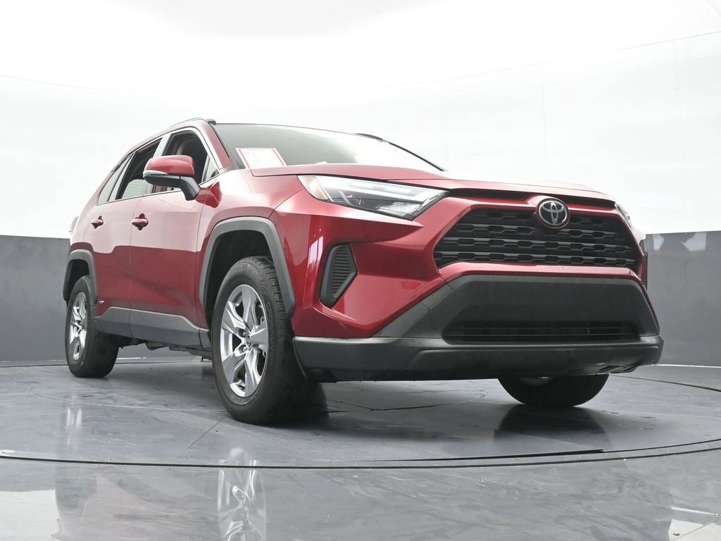 Used 2025 Toyota RAV4 XLE image 66