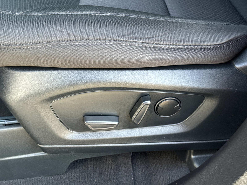 Certified 2023 Ford Explorer XLT RWD image 21