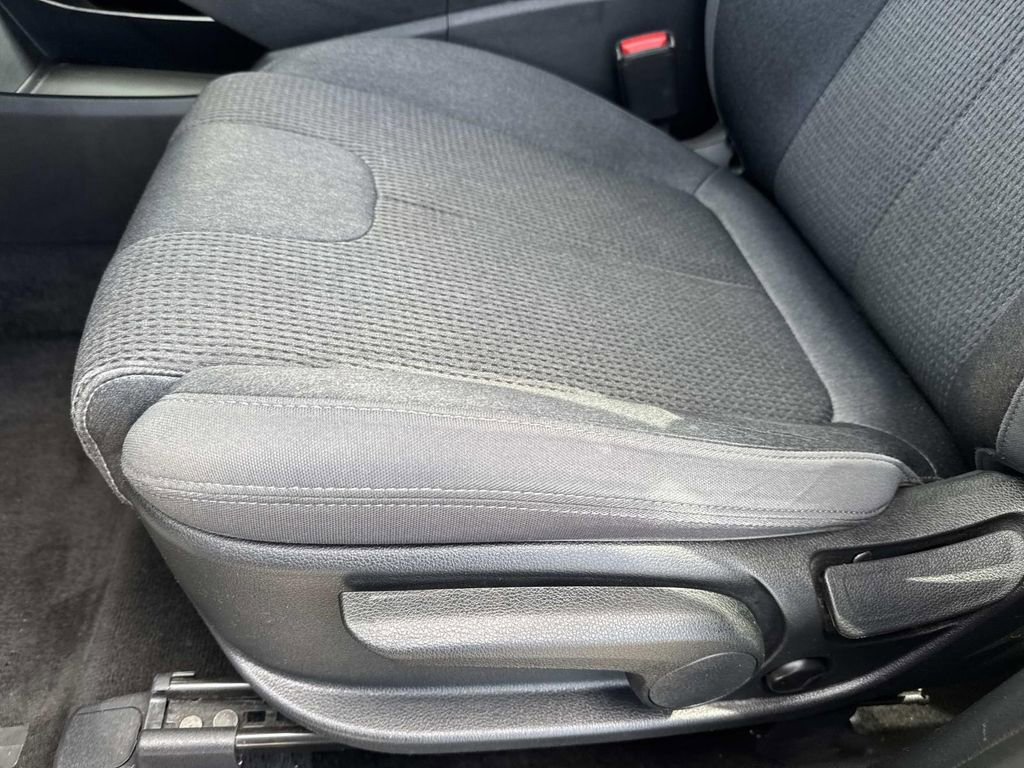 Used 2021 Hyundai Santa Fe SE image 18