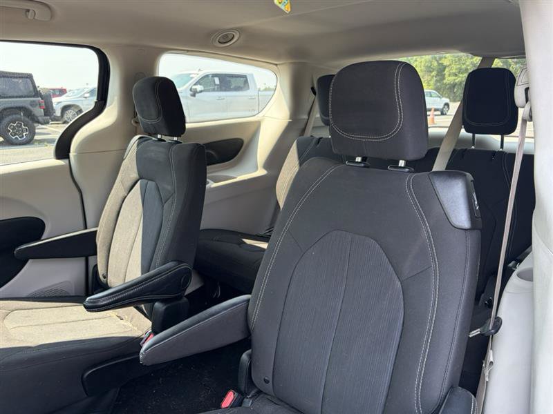 Used 2023 Chrysler Voyager LX FWD image 12
