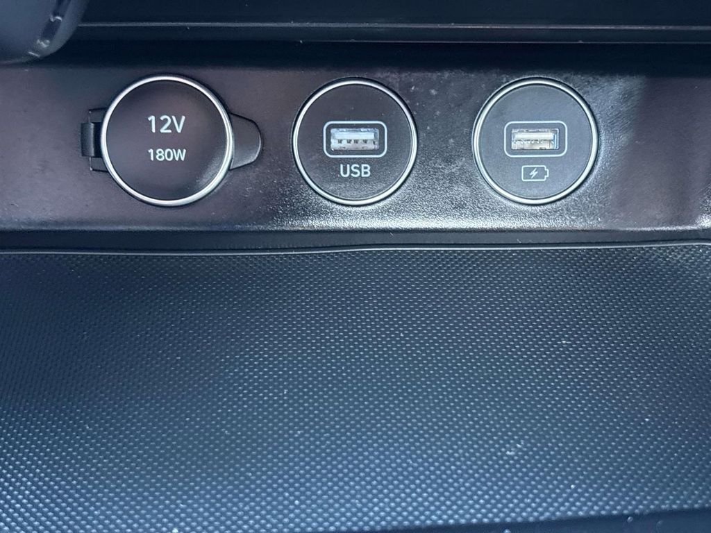 Used 2023 Genesis G70 2.0T AWD/4WD image 21