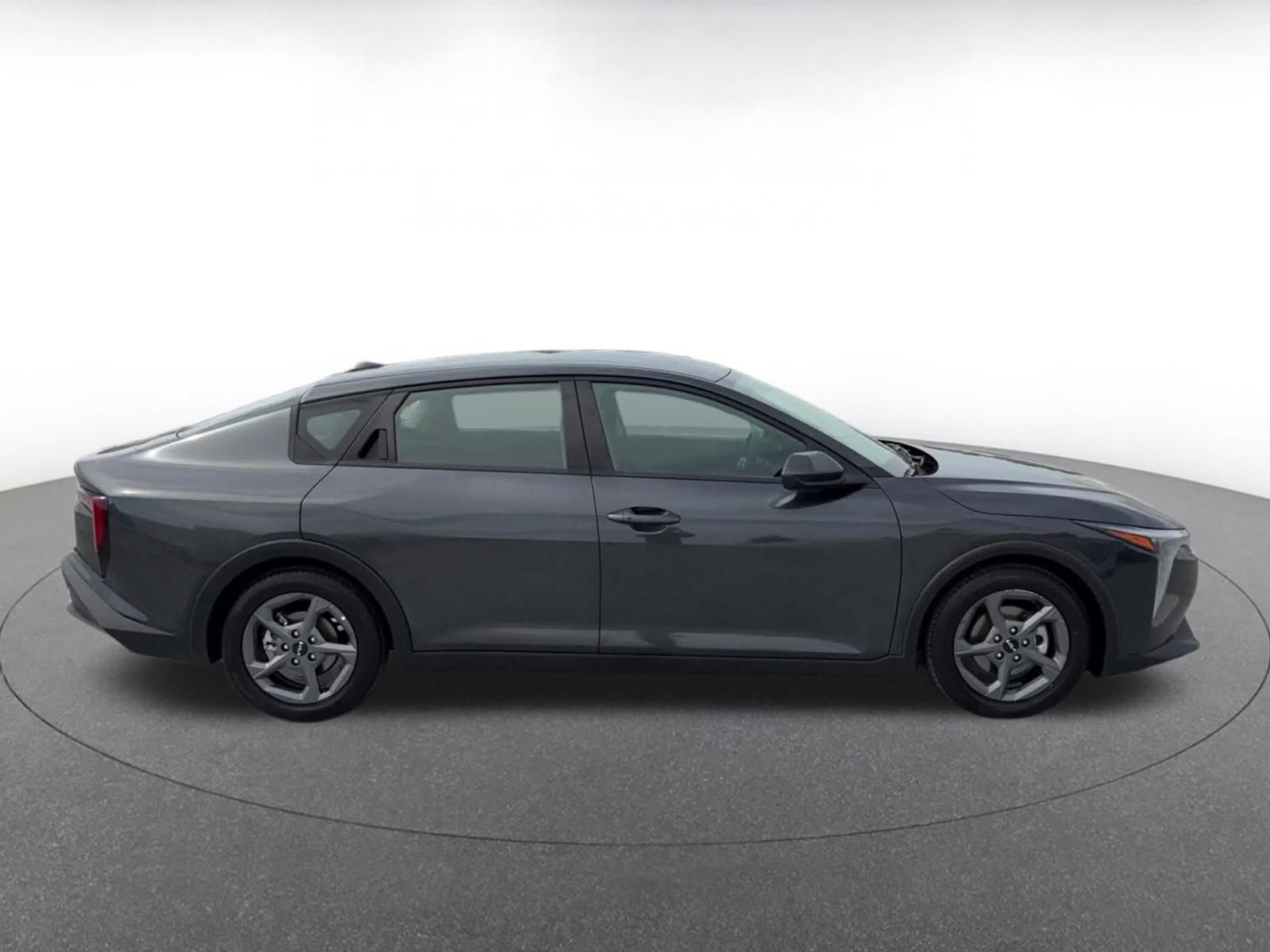 Used 2025 Kia K4 FWD image 16