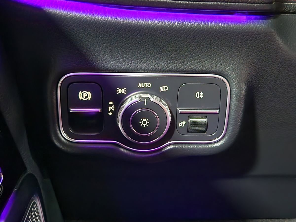 Used 2025 Mercedes-Benz G 550 image 40