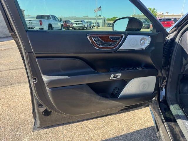 Used 2018 Lincoln Continental Reserve FWD image 9