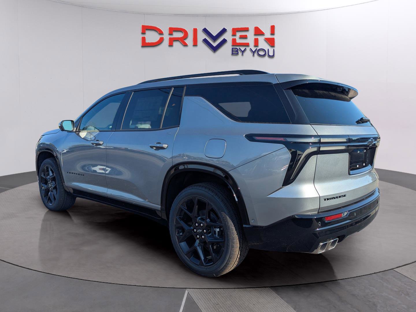 New 2026 Chevrolet Traverse RS w/ LPO, Floor Liner Package image 3