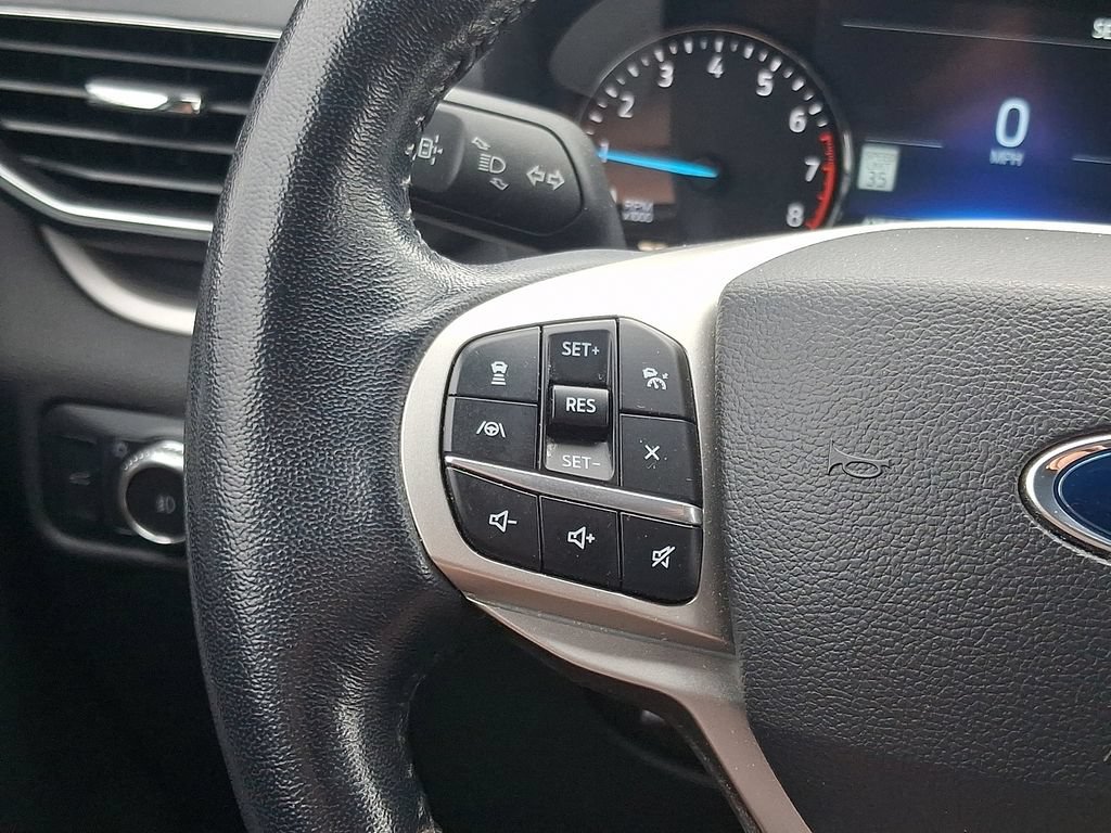 Used 2022 Ford Explorer XLT w/ Equipment Group 202A AWD/4WD image 23