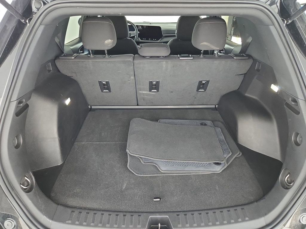 Used 2025 Chevrolet Equinox LT image 32