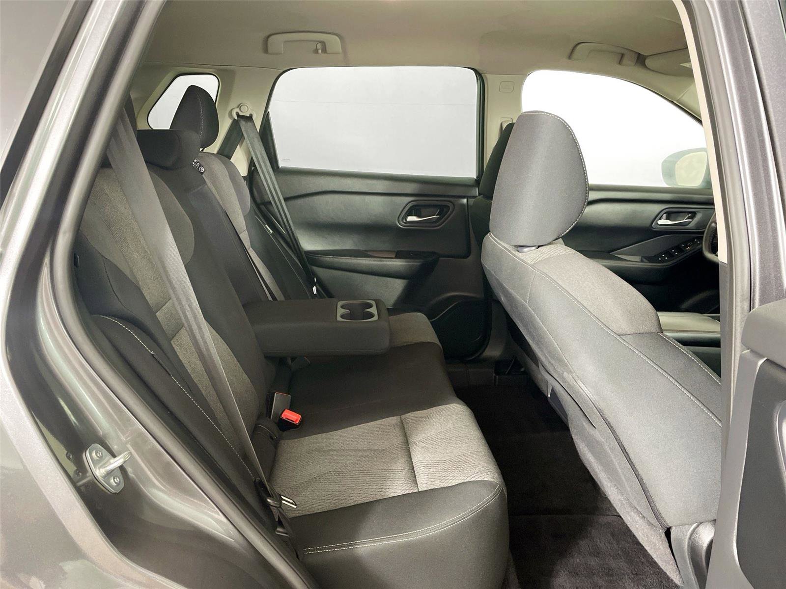 Used 2025 Nissan Rogue SV AWD/4WD image 24