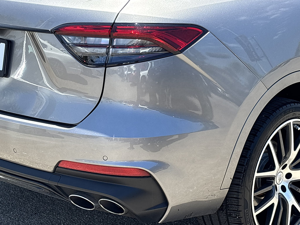 Used 2022 Maserati Levante Modena AWD/4WD image 5