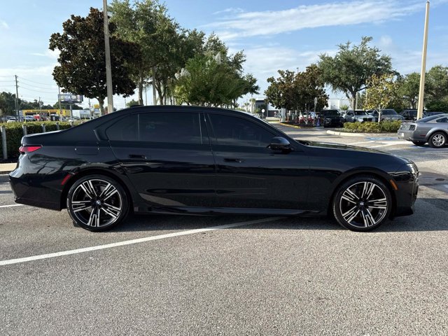 Used 2023 BMW i7 xDrive60 AWD/4WD image 2