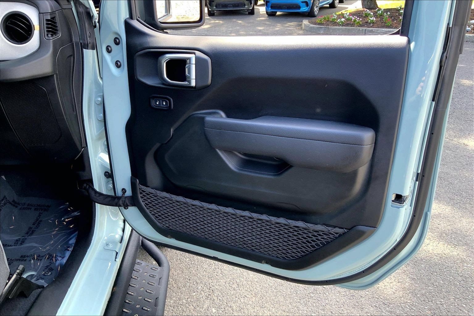 Used 2024 Jeep Wrangler Unlimited AWD/4WD image 17