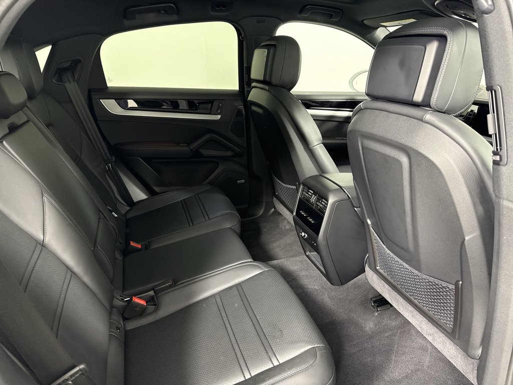 Certified 2025 Porsche Cayenne S AWD/4WD image 25