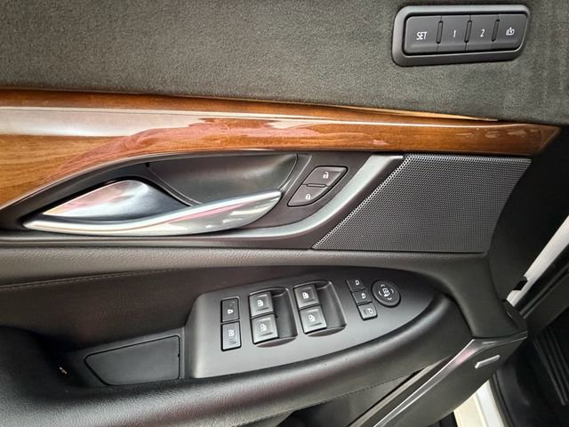 Used 2019 Cadillac Escalade ESV 4WD image 24