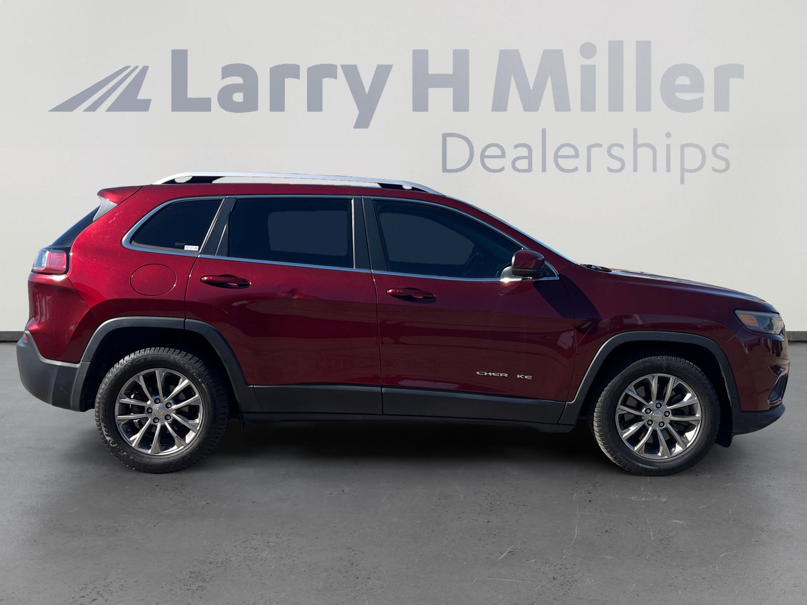 Used 2019 Jeep Cherokee Latitude Plus image 6