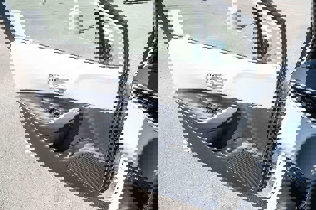 Used 2025 Toyota Corolla SE image 26