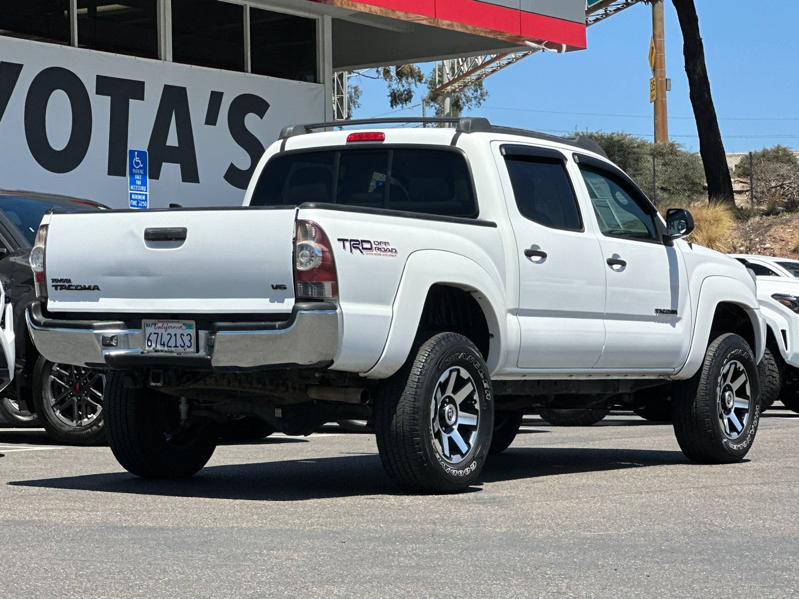 Used 2013 Toyota Tacoma 4x4 Double Cab w/ TRD Off-Road Pkg image 5
