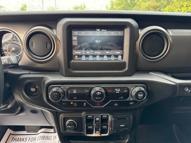 Used 2023 Jeep Gladiator Sport image 18