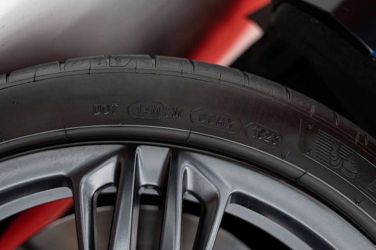 Used 2023 Chevrolet Camaro ZL1 RWD image 32