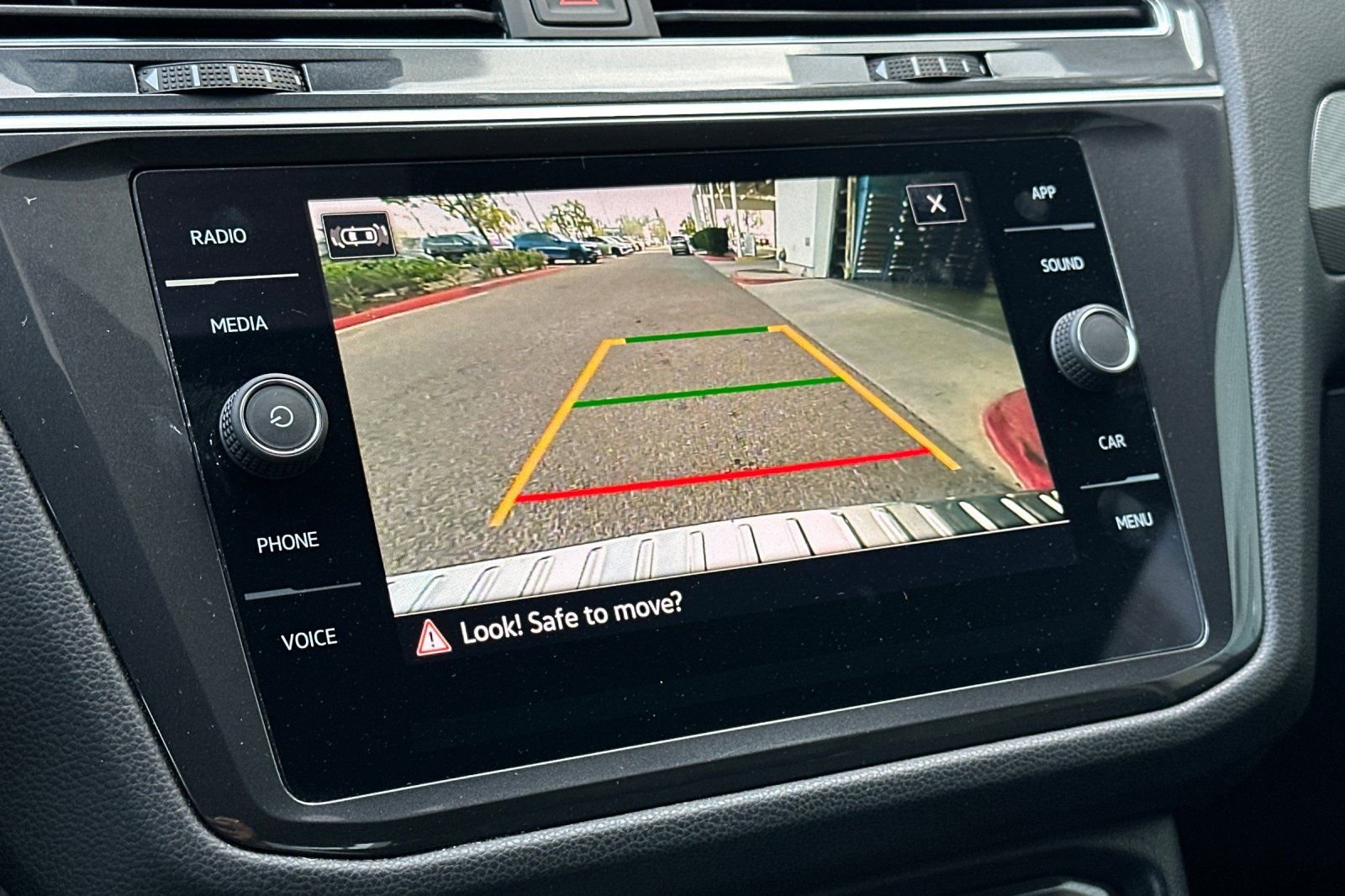 Used 2023 Volkswagen Tiguan SE image 20