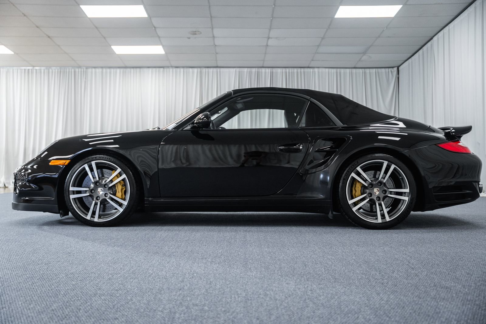 Used 2011 Porsche 911 Turbo S image 5