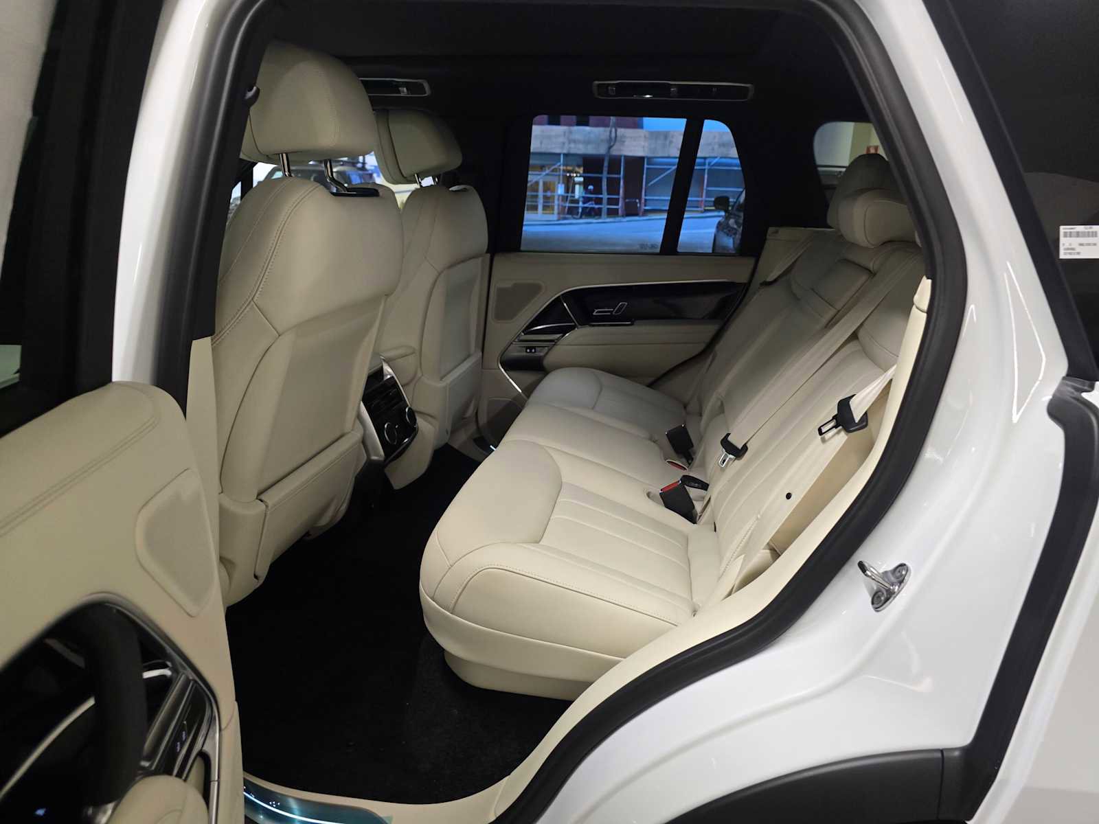 New 2026 Land Rover Range Rover SE image 18