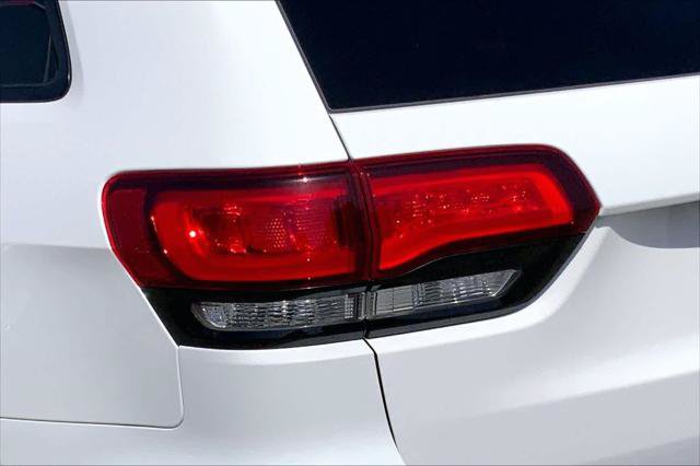 Certified 2022 Jeep Grand Cherokee Laredo X RWD image 25