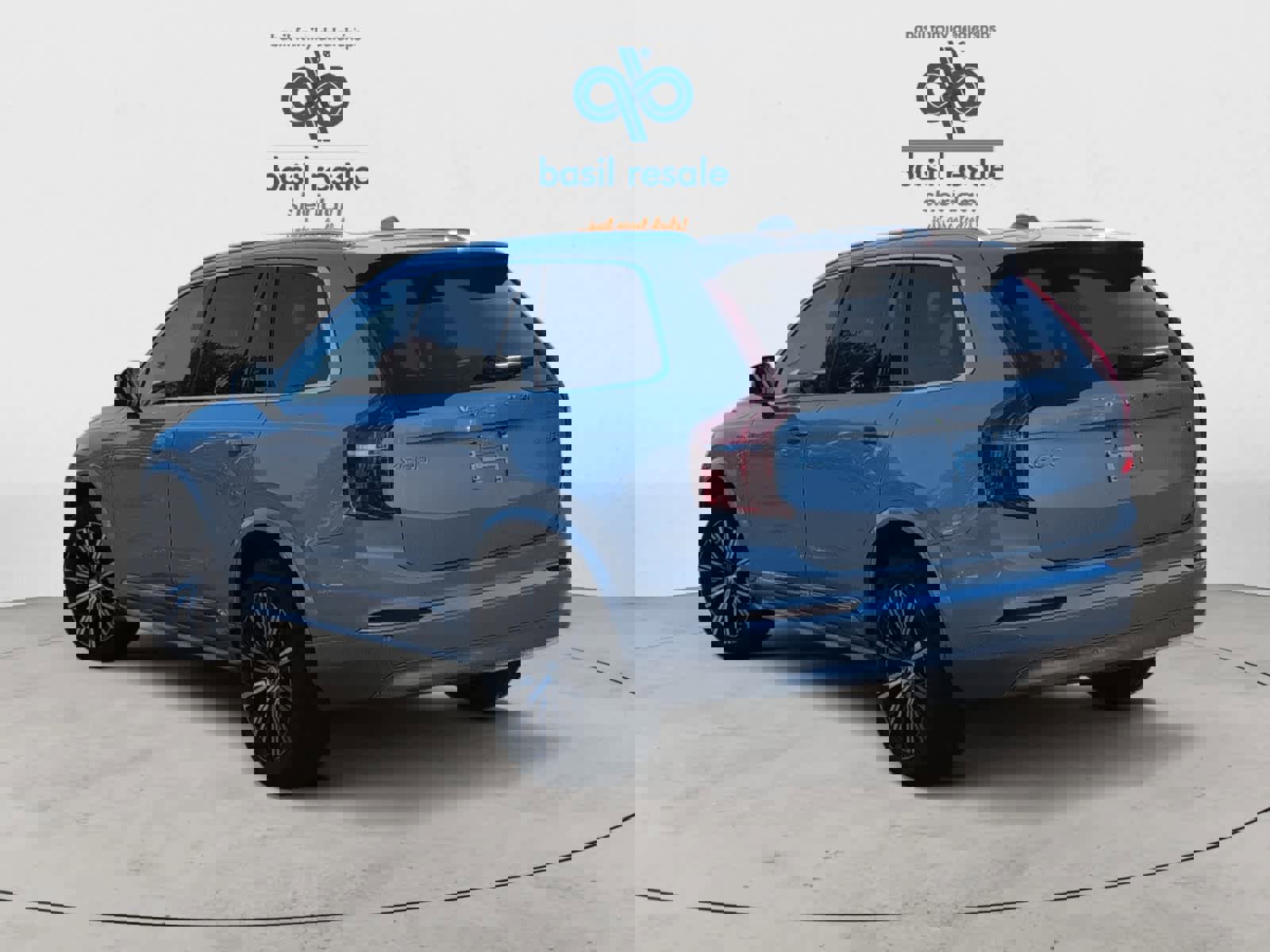 Used 2025 Volvo XC90 B5 Core image 5