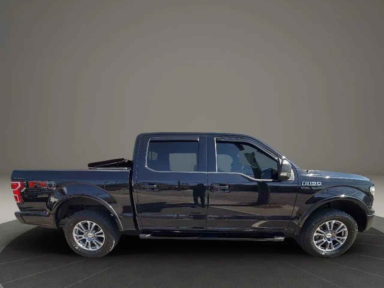 Used 2019 Ford F150 XLT w/ Equipment Group 302A Luxury image 4