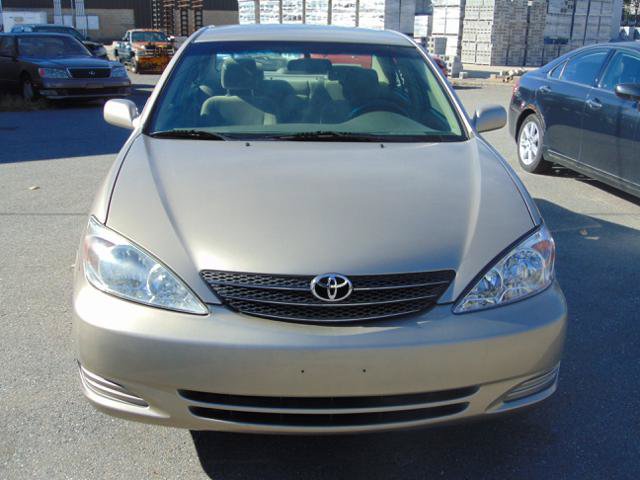 Used 2004 Toyota Camry SE FWD image 2