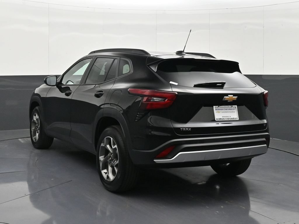Certified 2026 Chevrolet Trax LT FWD image 3