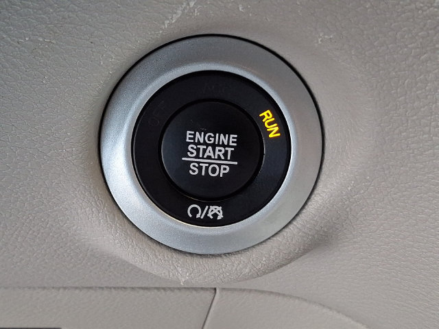 Used 2024 Chrysler Pacifica Touring-L FWD image 25