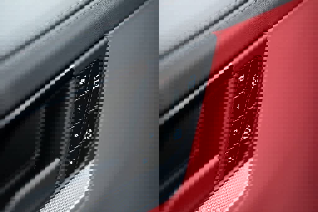 New 2026 Porsche Cayenne S image 19
