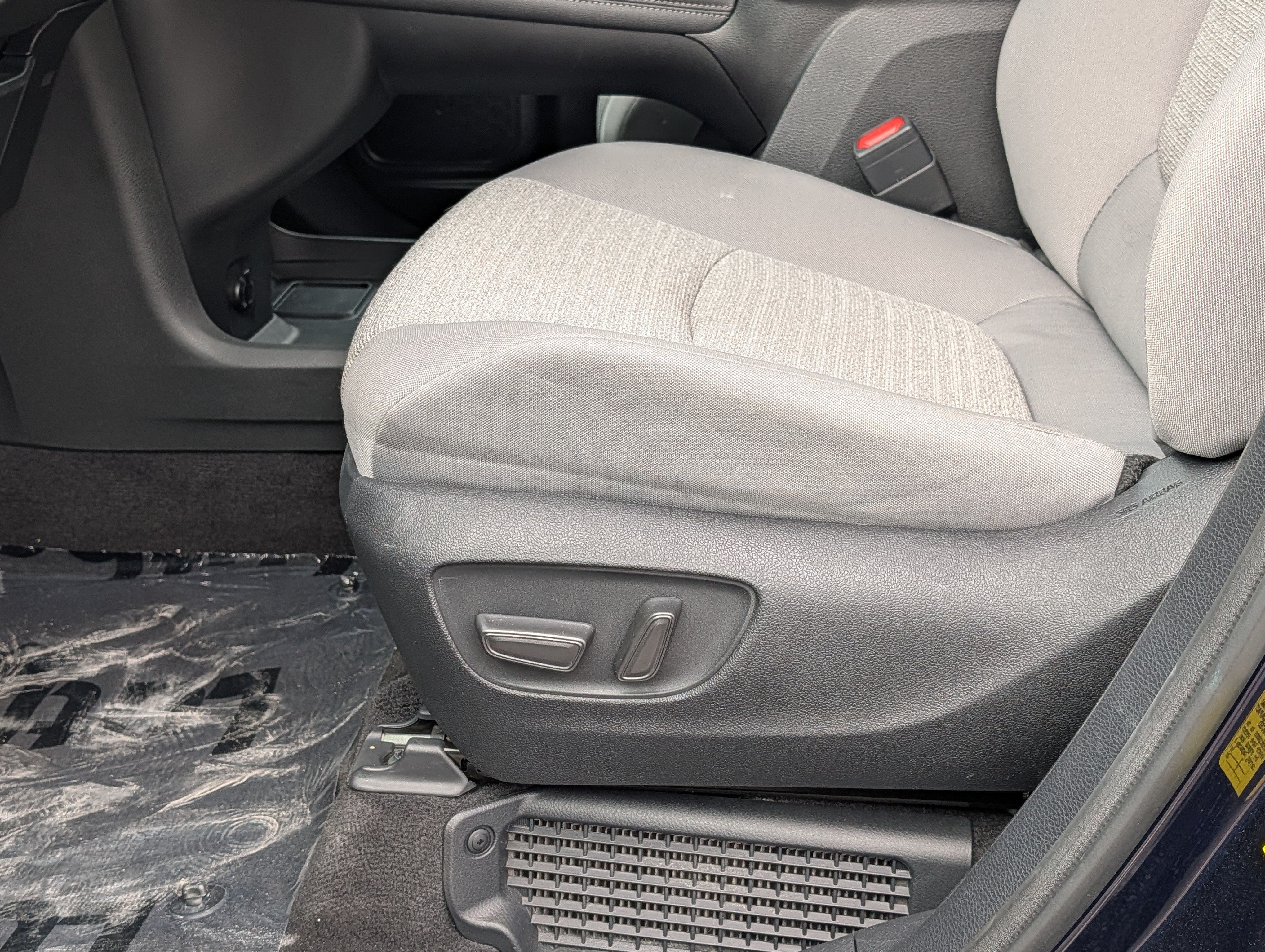 Certified 2026 Toyota Sienna LE FWD image 20