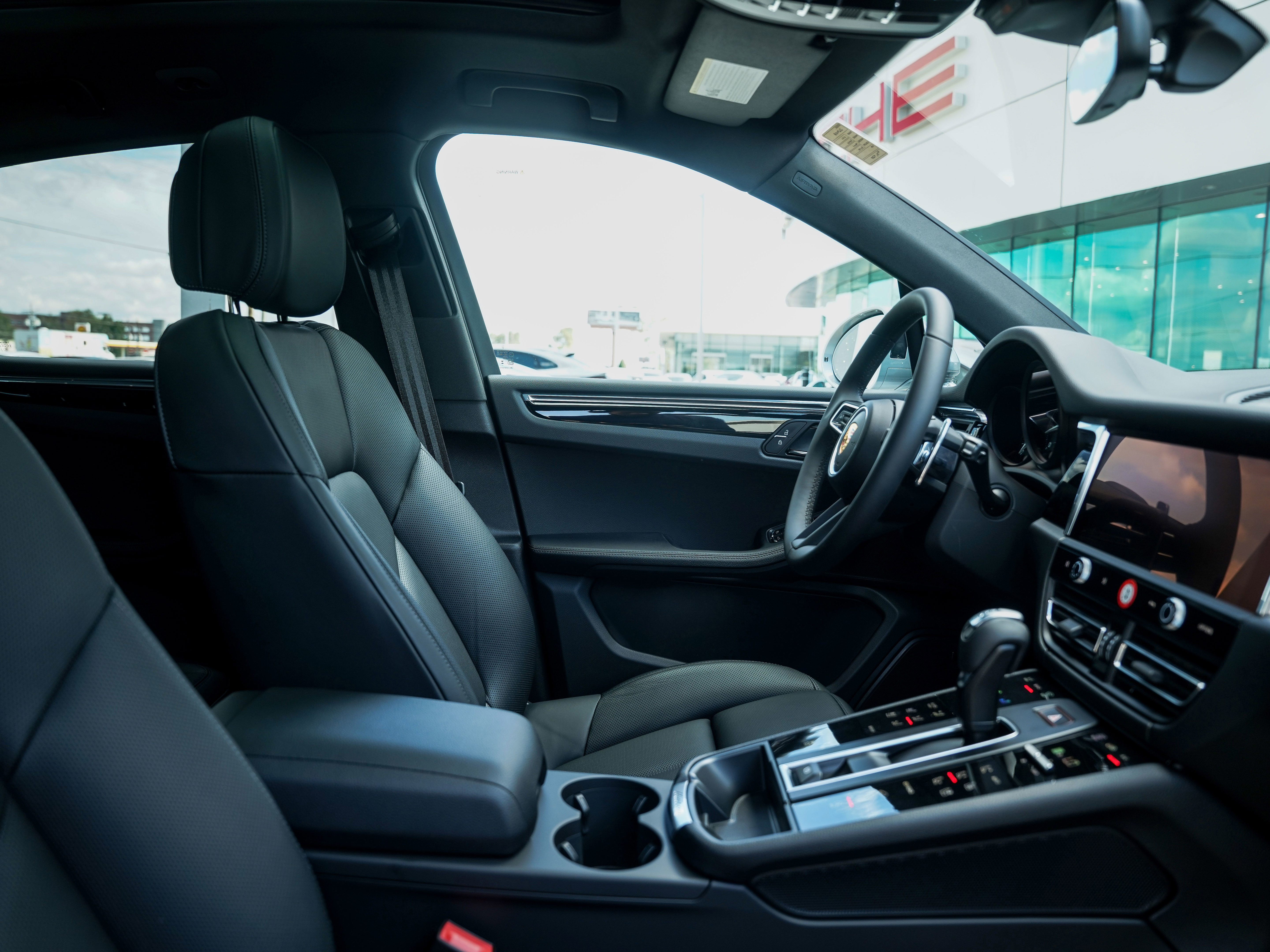 New 2026 Porsche Macan image 33