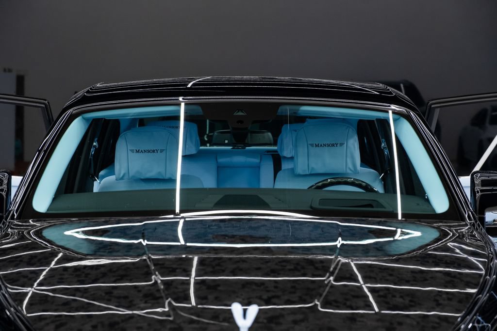 Used 2026 Rolls-Royce Phantom Sedan RWD image 34