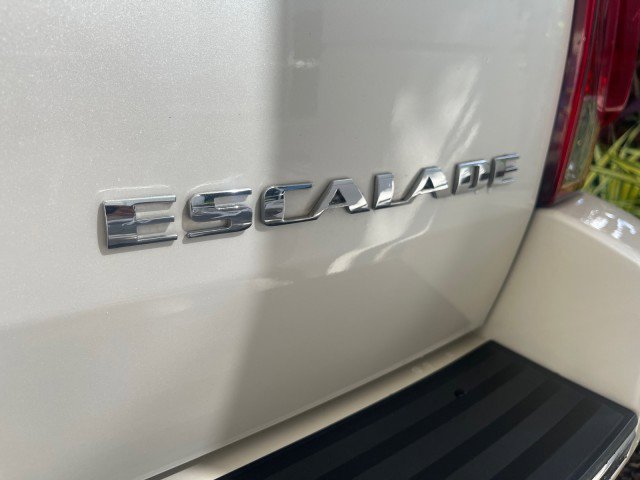 Used 2013 Cadillac Escalade 2WD image 98