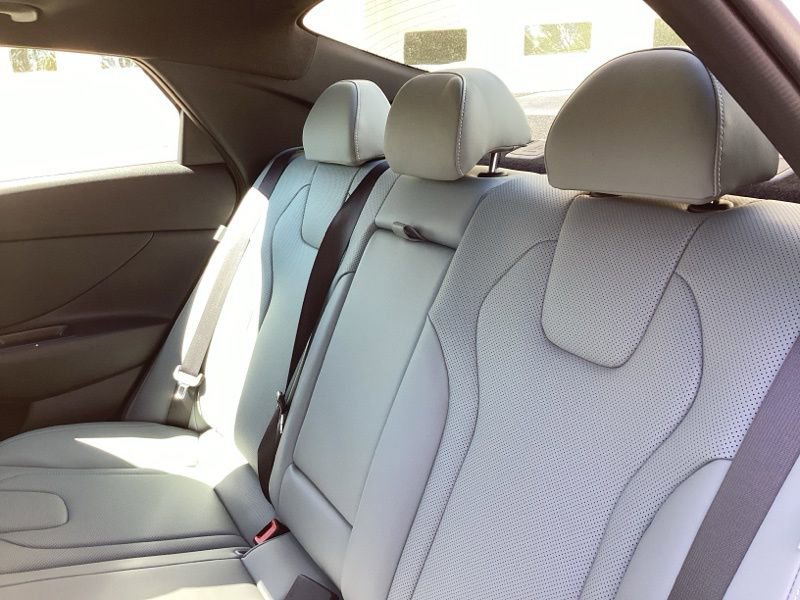 New 2025 Hyundai Elantra Limited image 20