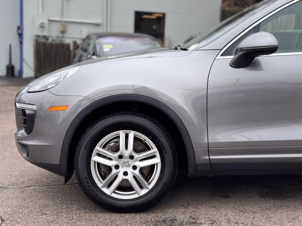 Used 2017 Porsche Cayenne AWD/4WD image 10