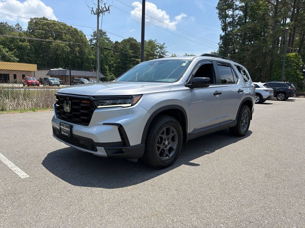 Certified 2025 Honda Pilot TrailSport image 2