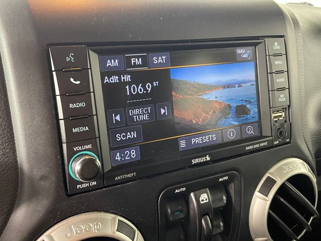 Used 2018 Jeep Wrangler Unlimited Sahara w/ Connectivity Group AWD/4WD image 7