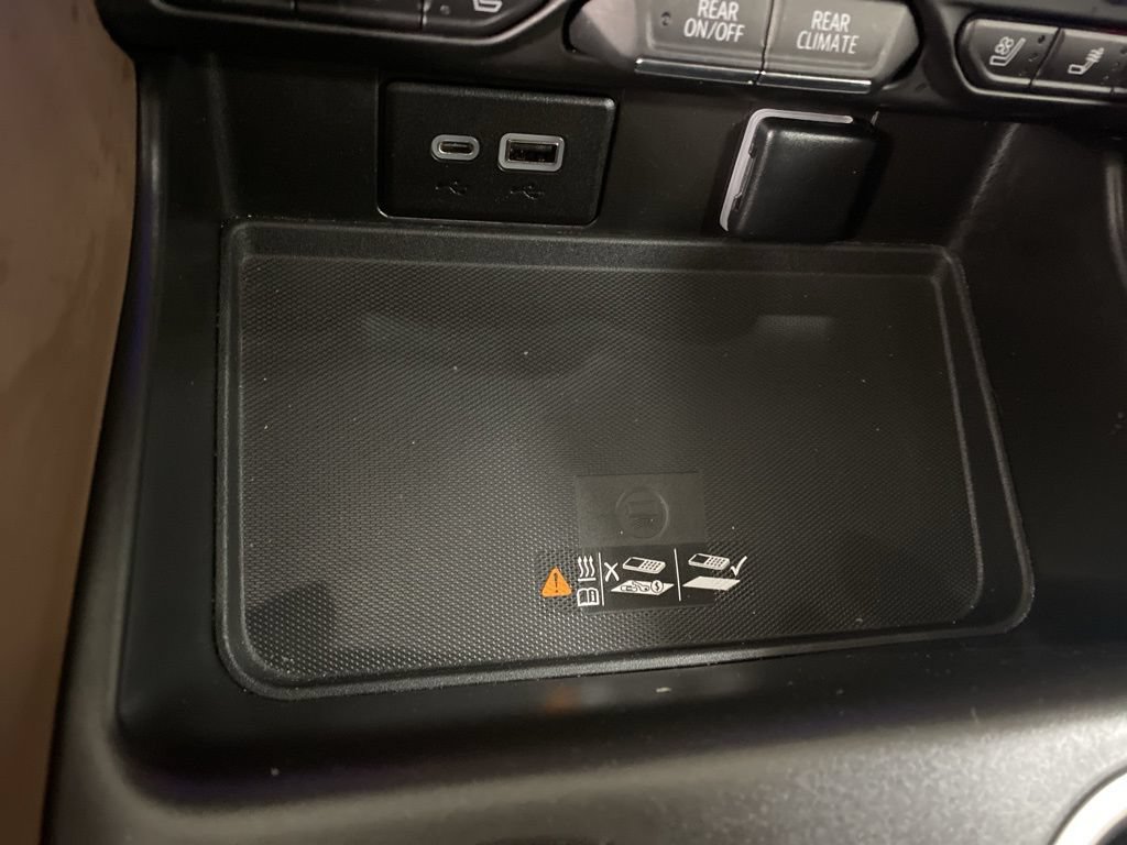 Certified 2022 Chevrolet Tahoe High Country AWD/4WD image 54