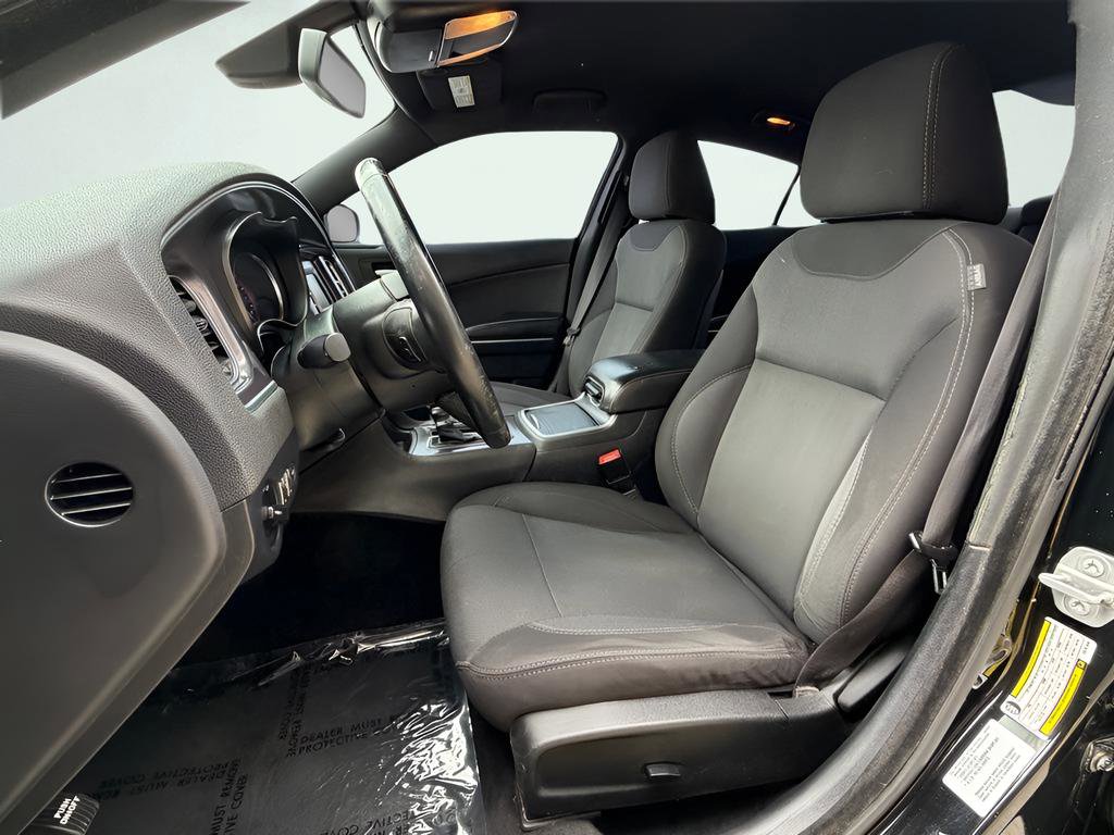 Used 2015 Dodge Charger SE RWD image 18