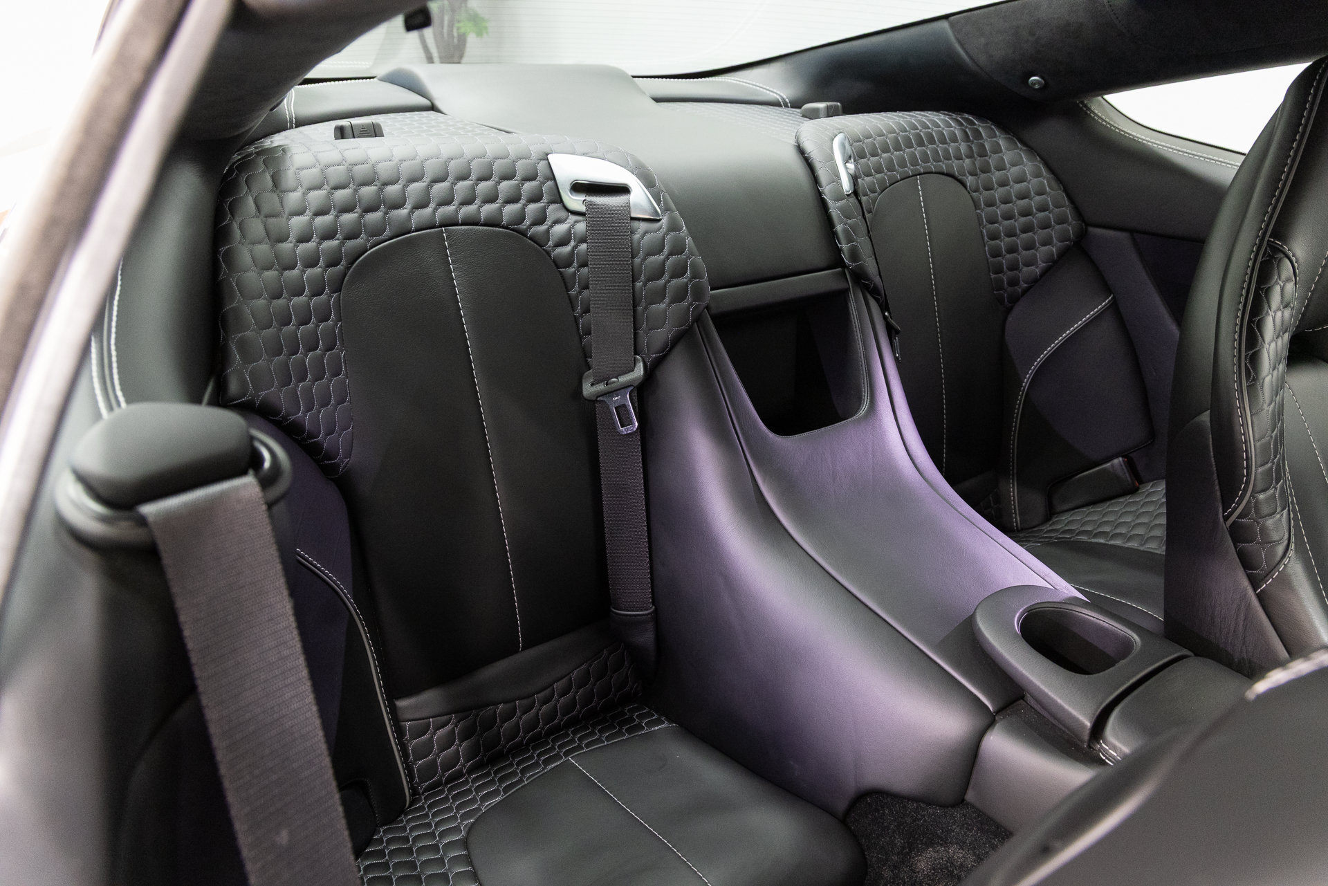 Used 2015 Aston Martin Vanquish Coupe RWD image 15