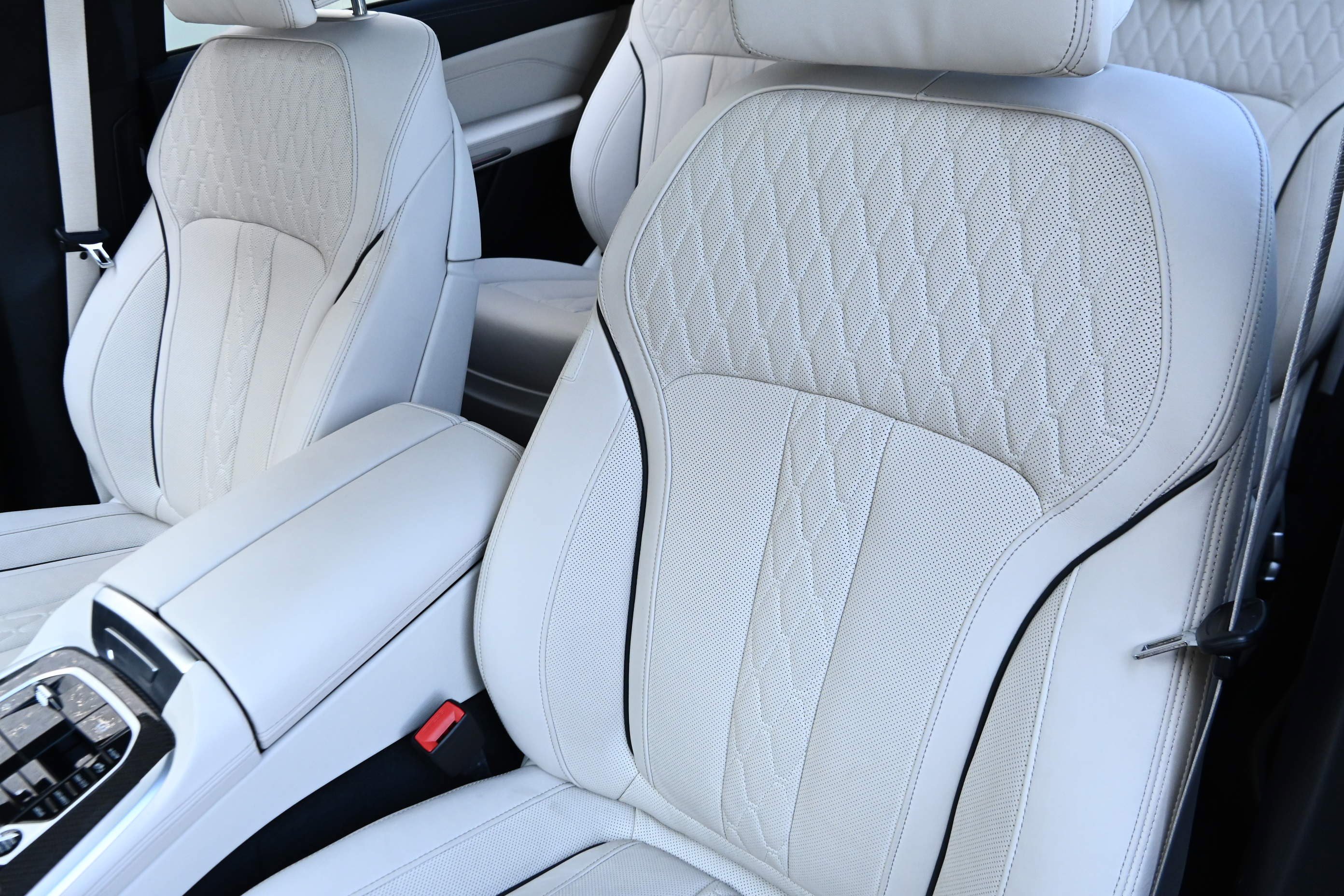 Used 2024 BMW X7 M60i w/ Executive Package image 10