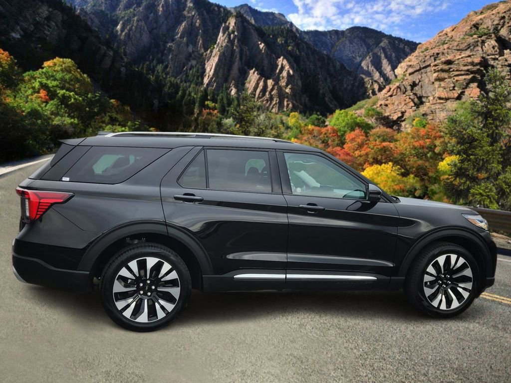 Used 2025 Ford Explorer Platinum w/ LUX Leather Package image 2